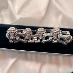 💀 🖤EUC- STAINLESS STEEL BIKER SKULL BRACELET 💀🖤SZ 9”